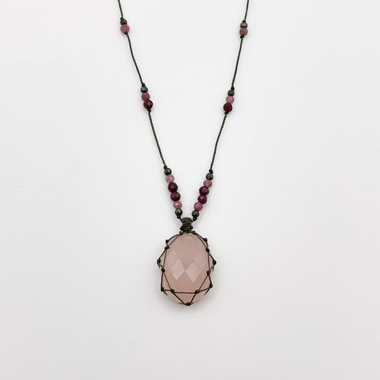 Talisman Small Bhajan Quartz Rose